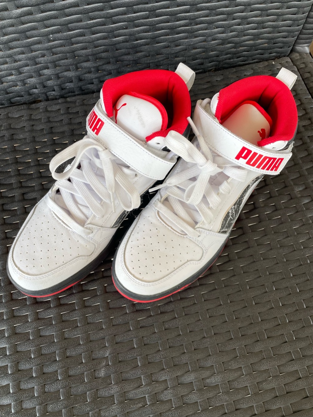 Puma Mid Top Basketball Sneakers White Black Red Men’s Size 8.5